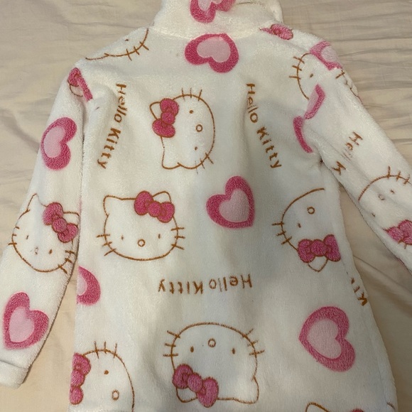 Hello Kitty Soft Robe Top - Picture 2 of 2